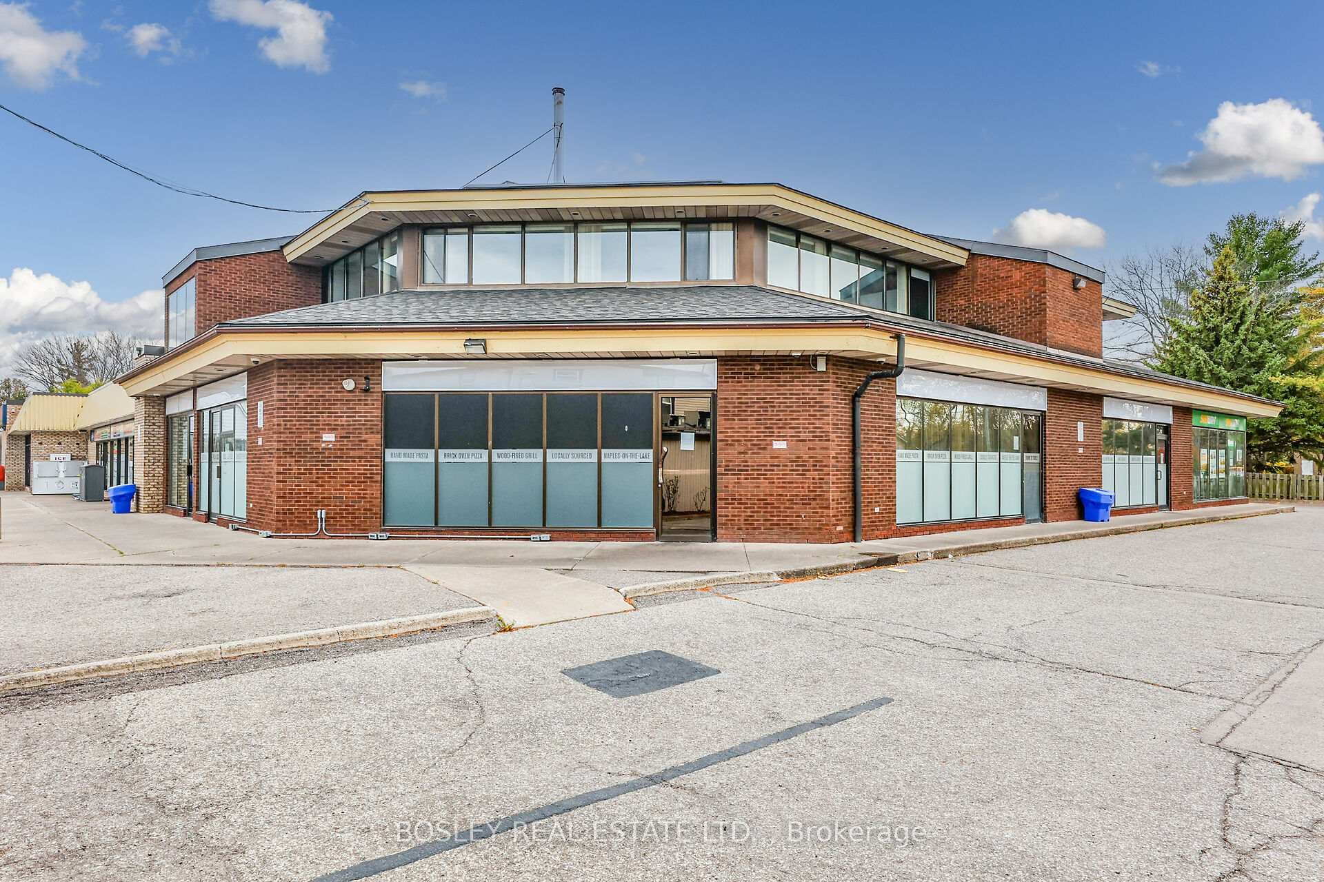 Prime, high profile, center of Old Town location
