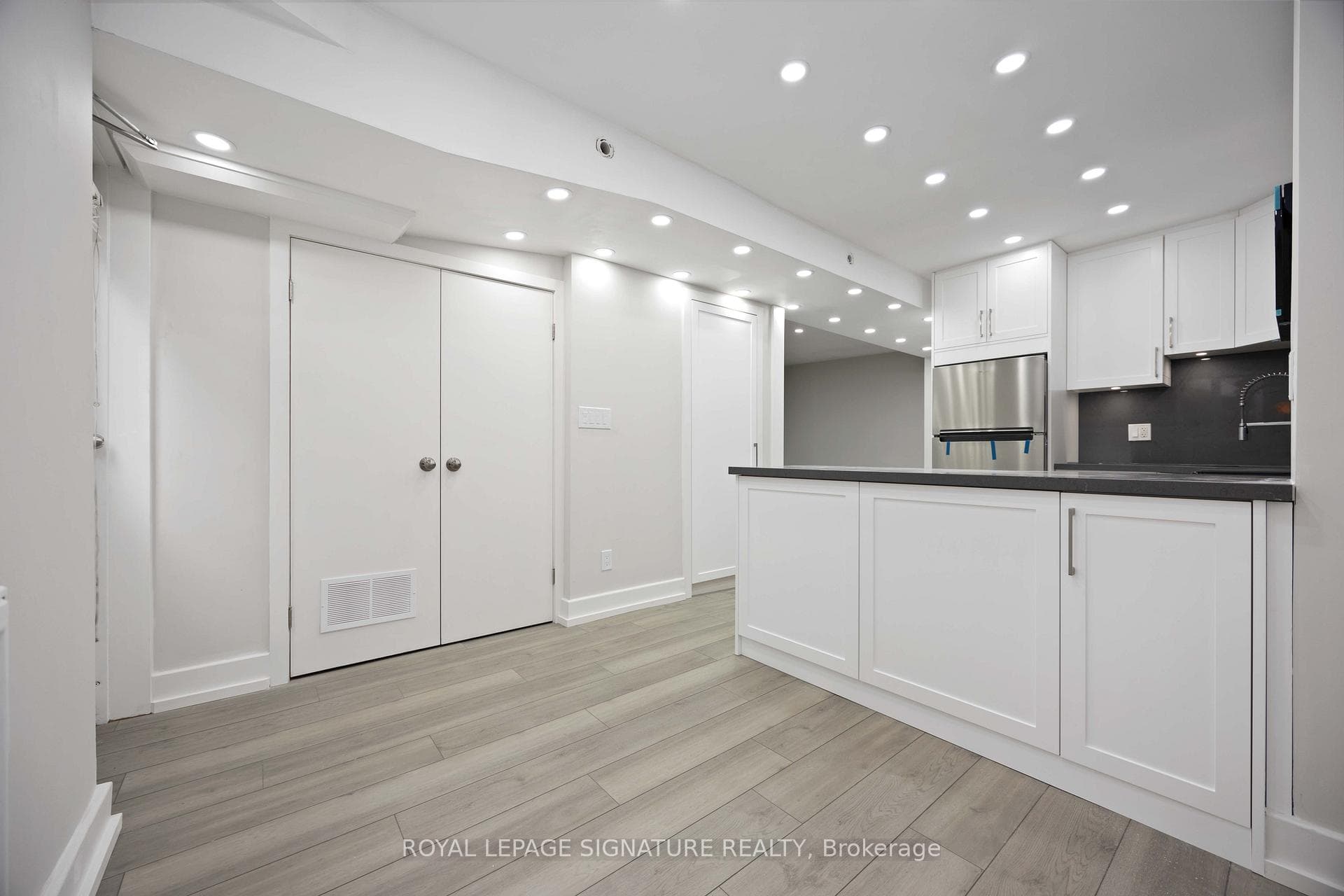 308 St George Street Unit Upper photo 18