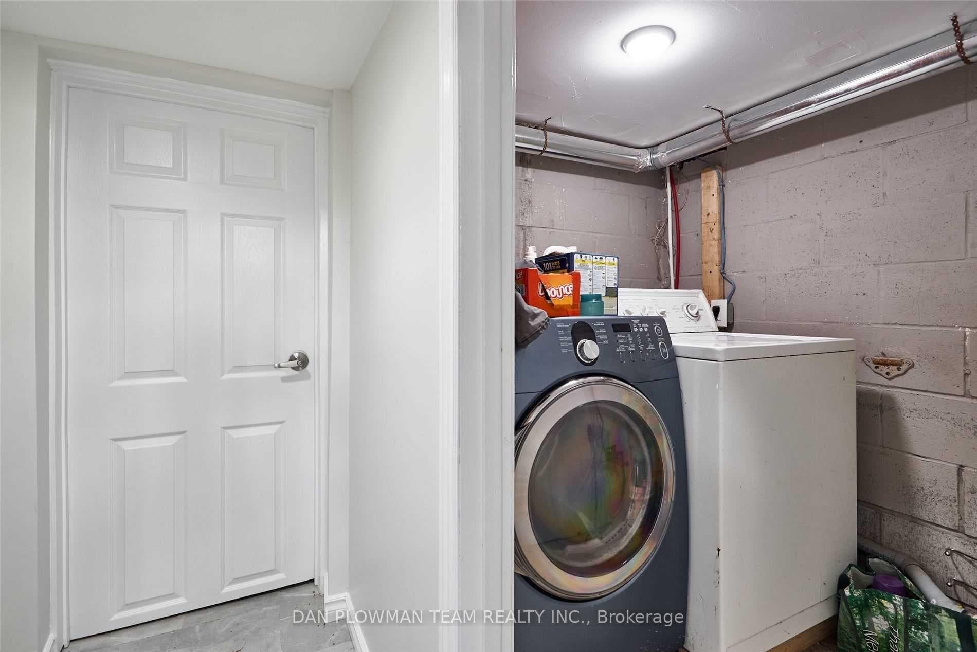 191 Simcoe Street Unit Basemnt photo 5