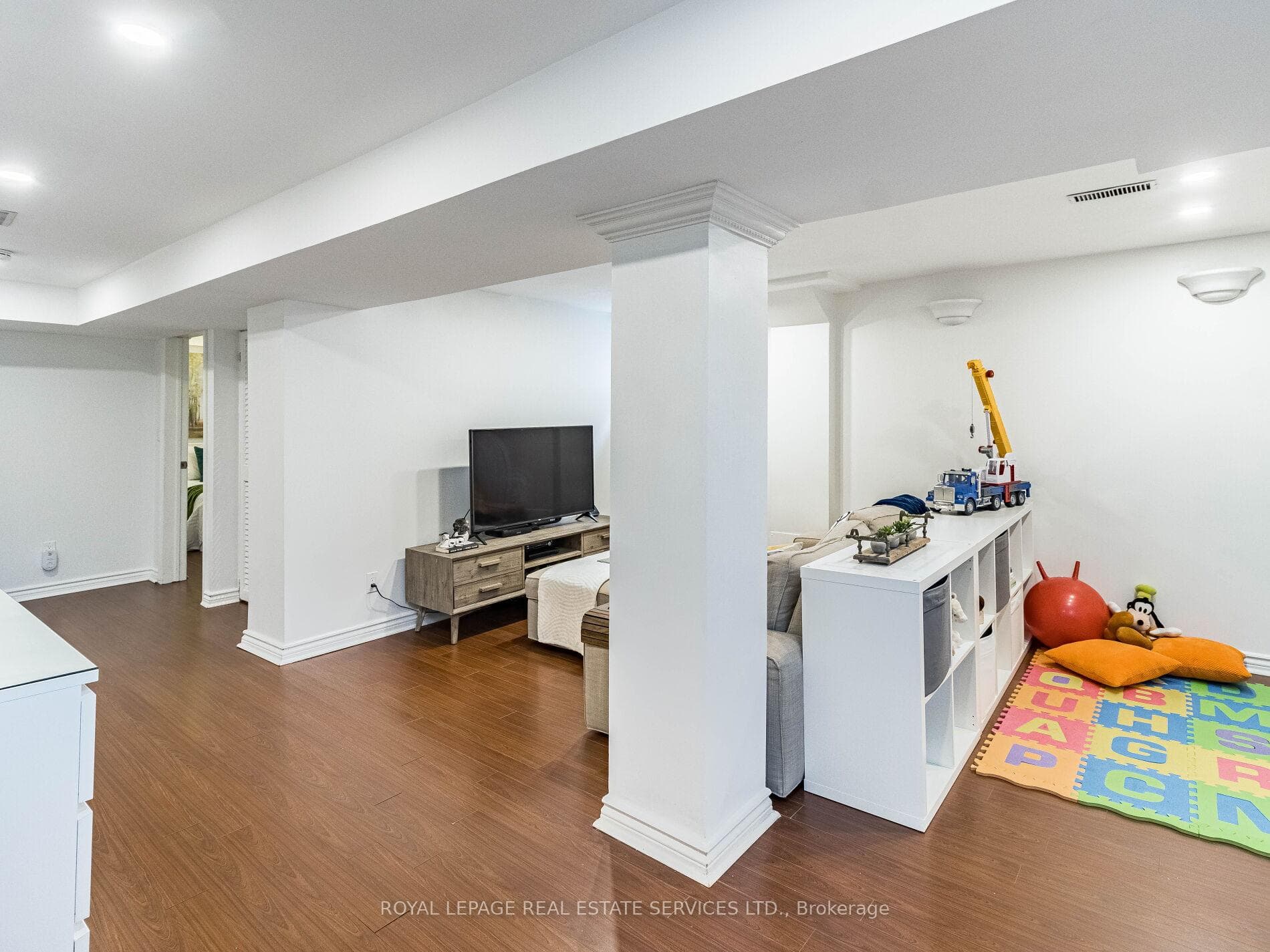 114 Westrose Avenue photo 25
