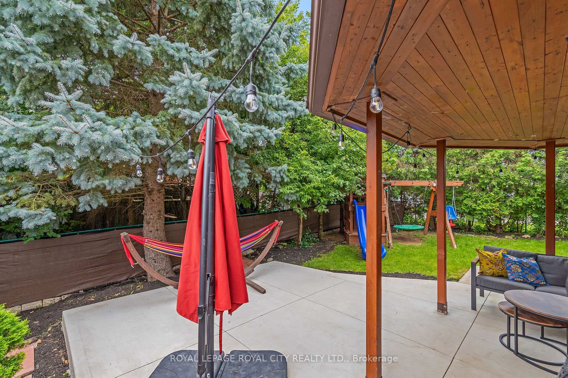 1 Boulder Crescent photo 33