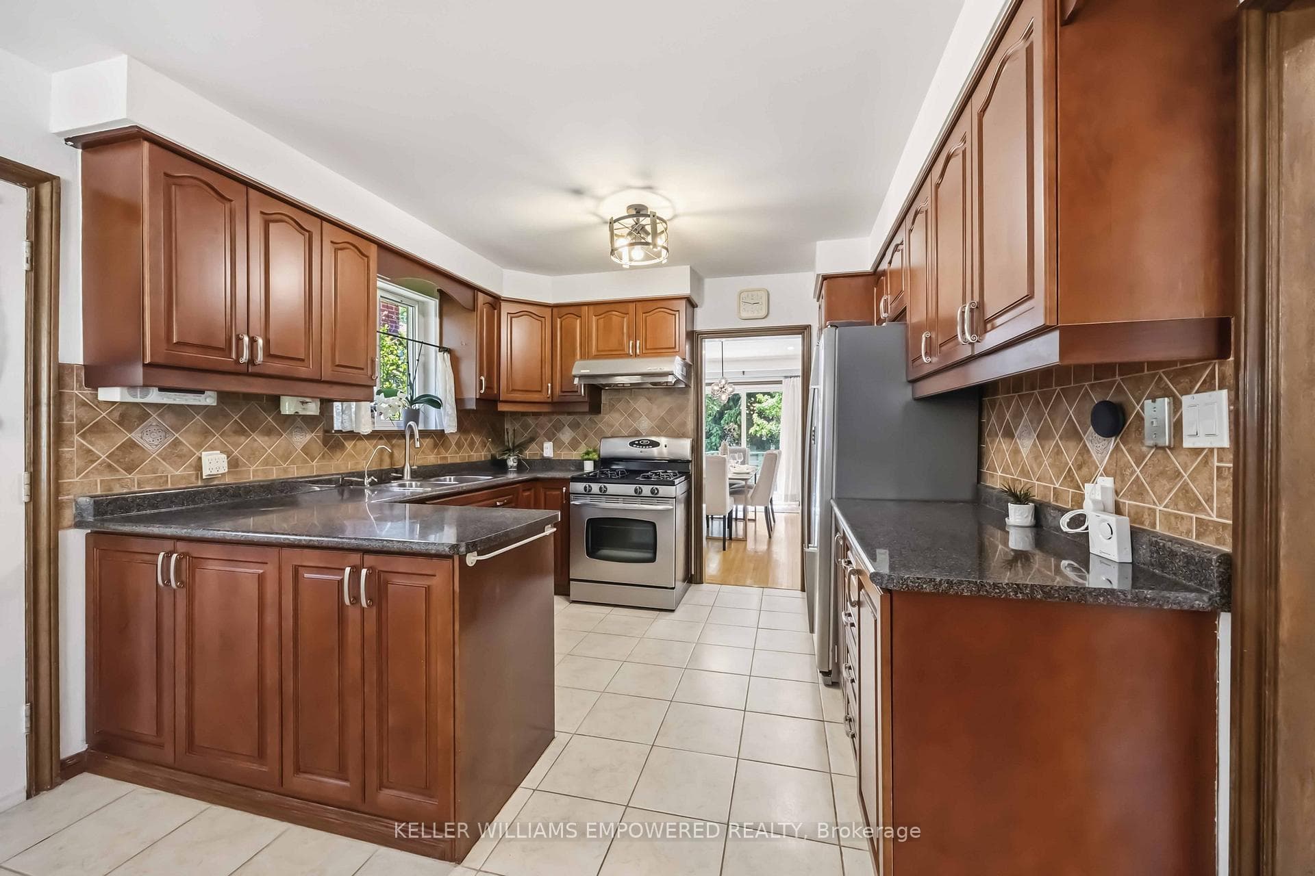 42 Pineway Boulevard photo 16