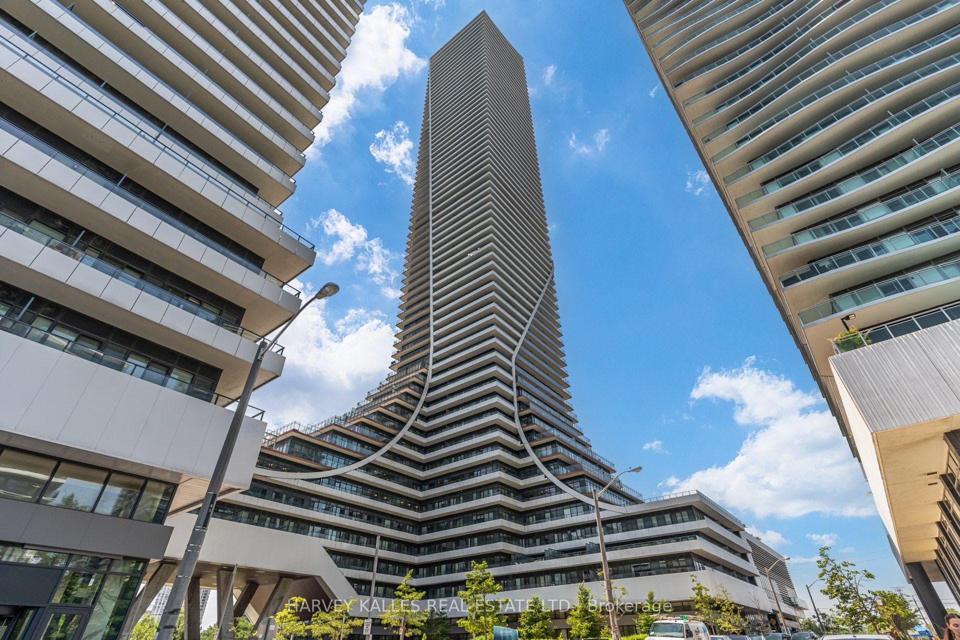 30 Shore Breeze Drive Unit 1822 photo 1