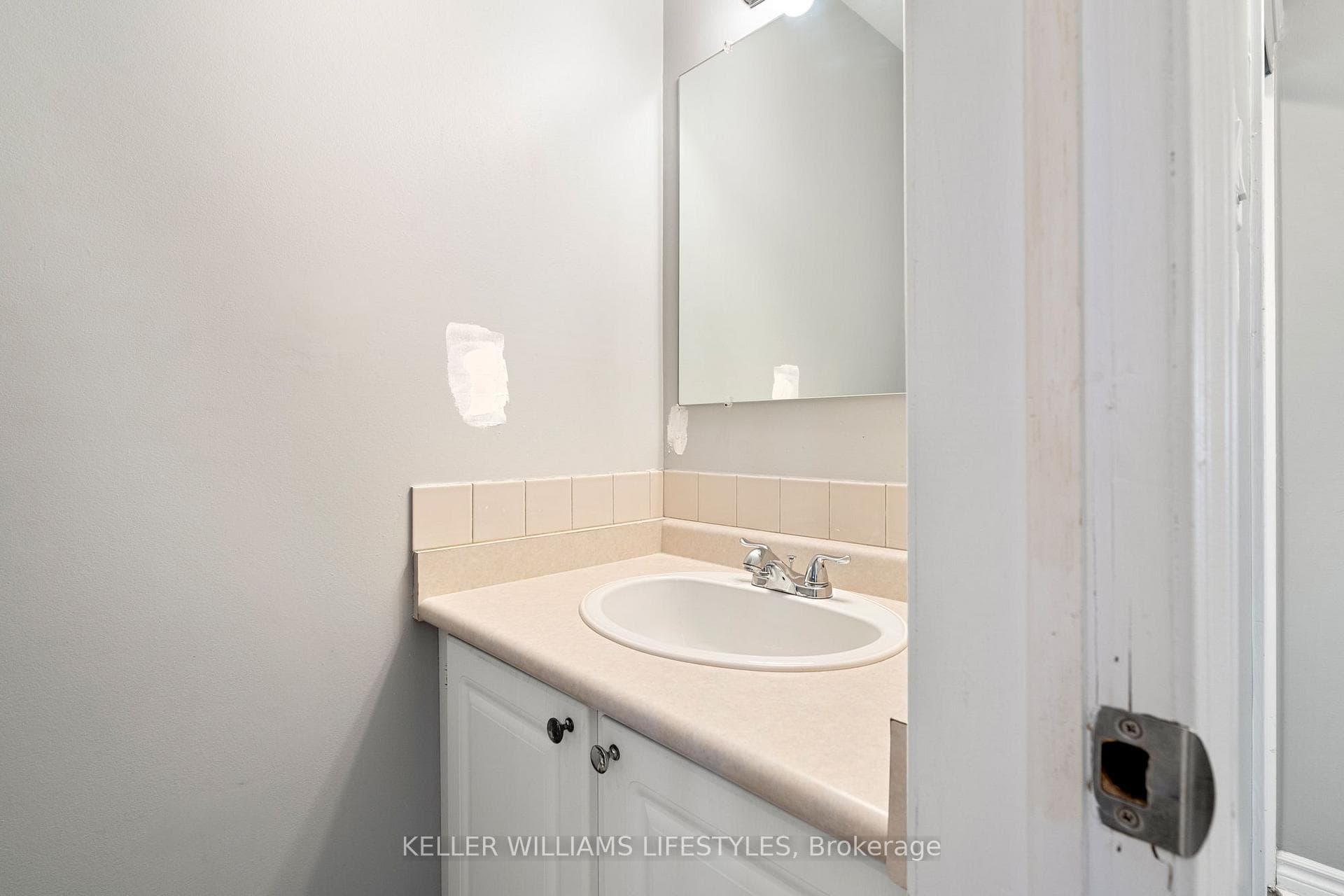 669 Osgoode Drive Unit 35 photo 16