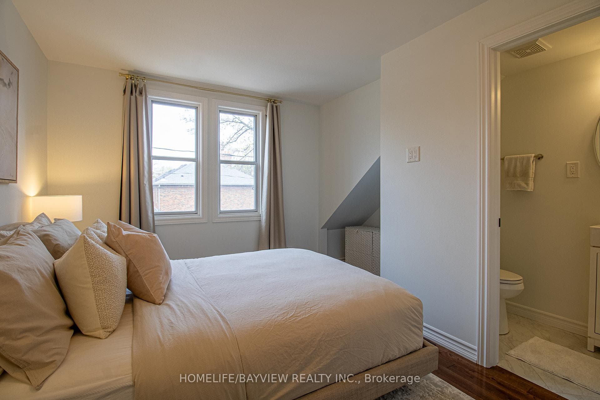 433 Davisville Avenue photo 12