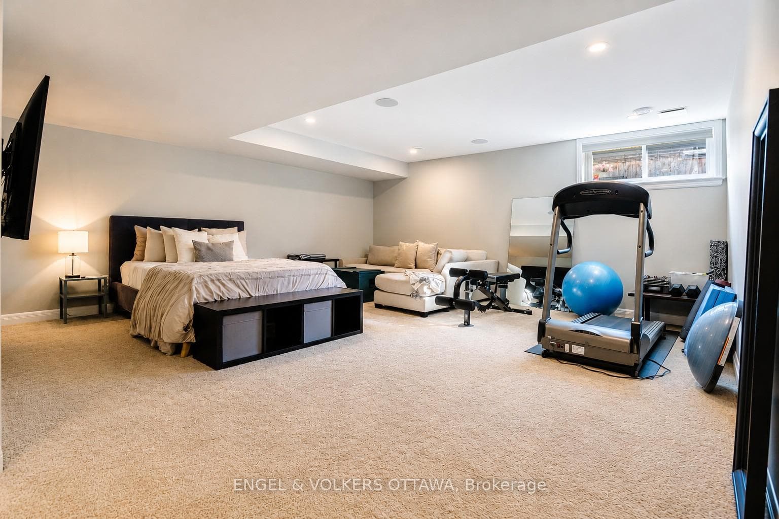 512 Chene Way photo 34