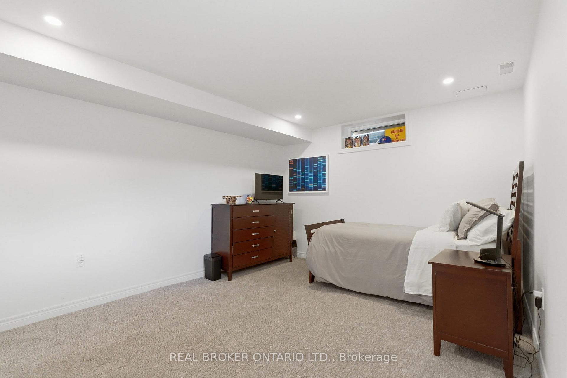 9717 Dickenson Road photo 41