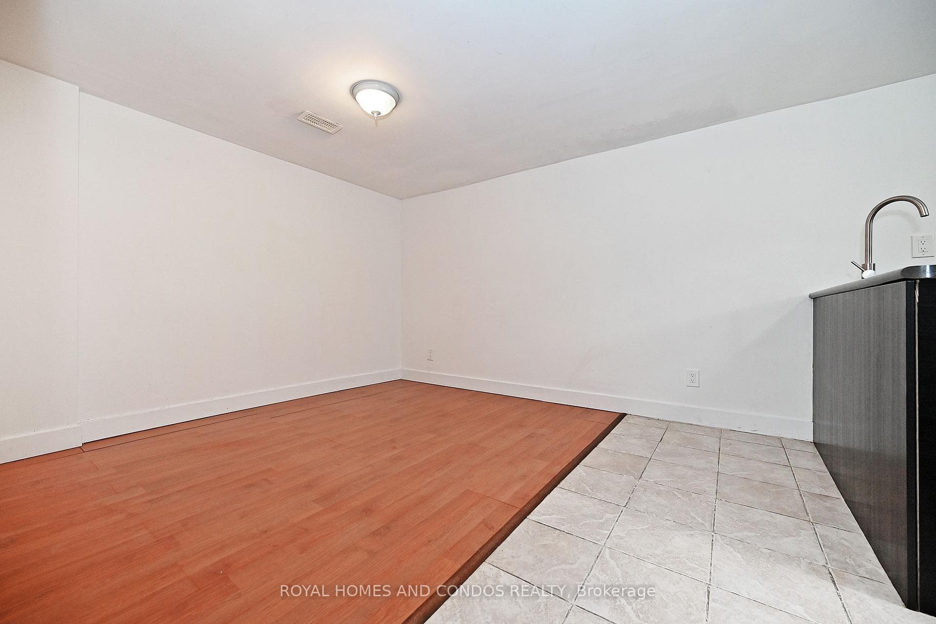 40 Pender Crescent Unit Lower photo 18