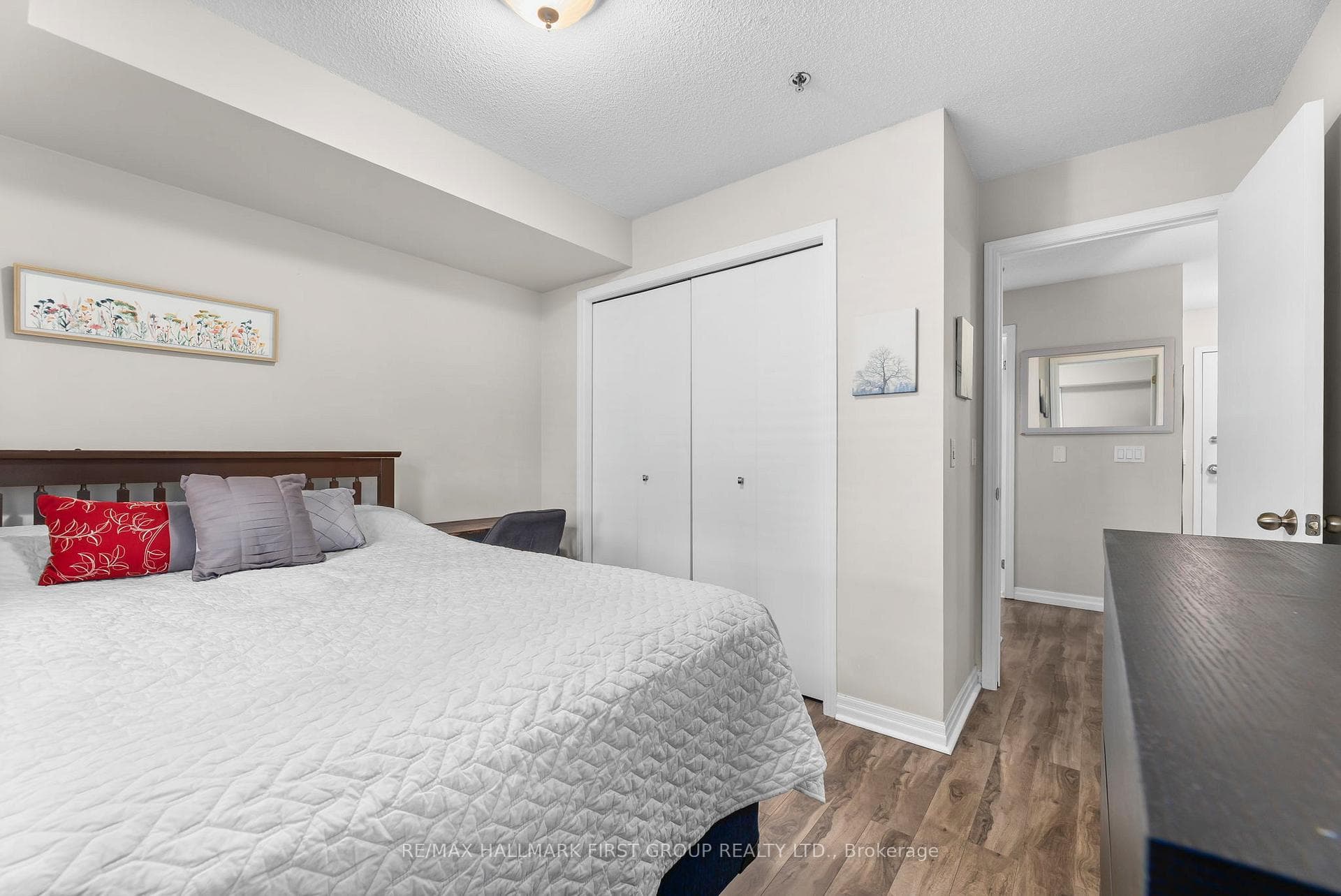 684 Warden Avenue Unit 109 photo 14