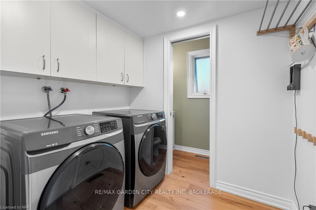 2 HUNTINGTON Lane photo 16