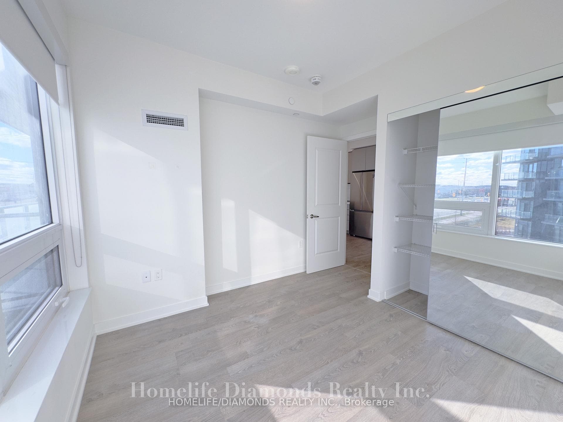 4675 METCALFE Avenue Unit 307 photo 13