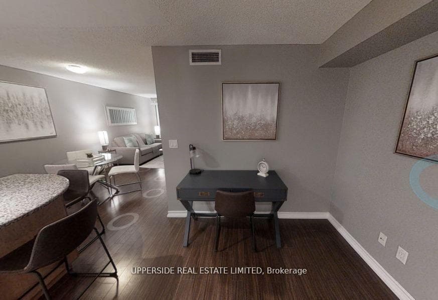250 Wellington Street Unit 628 photo 2