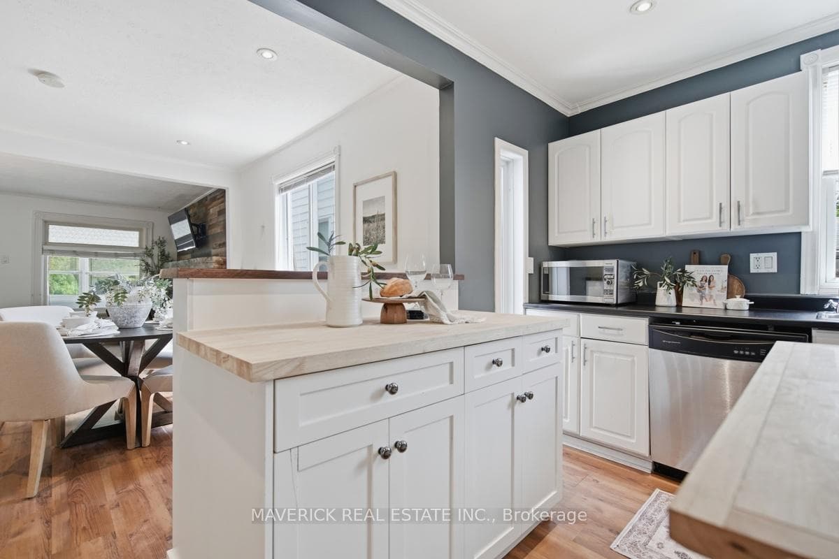 226 Grand Avenue photo 14