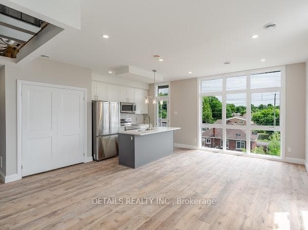 659 Donat Street Unit 201 photo 8