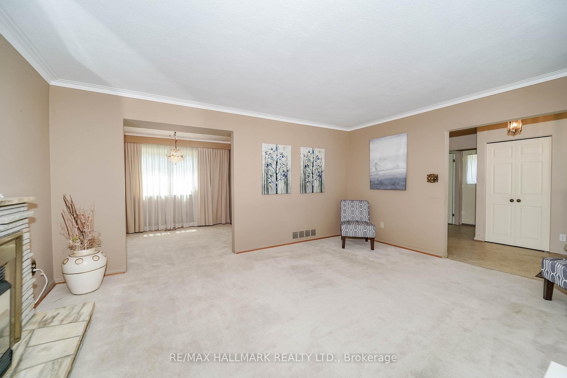 14 Castledene Crescent photo 9