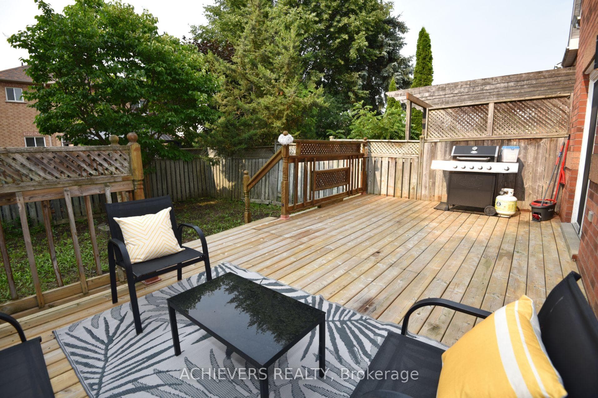 19 Mccullock Crescent photo 46
