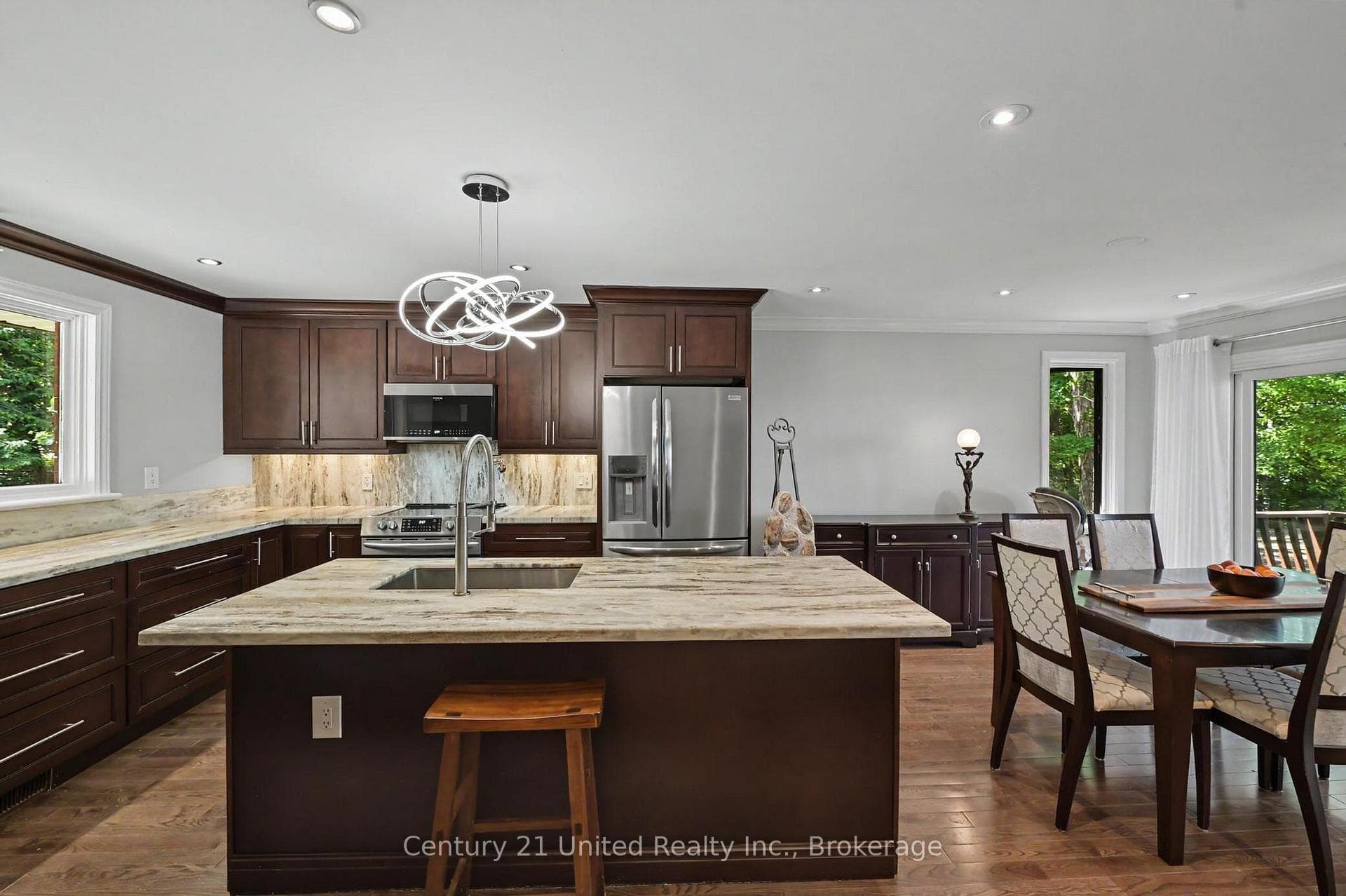 113 Sugarbush Crescent photo 7
