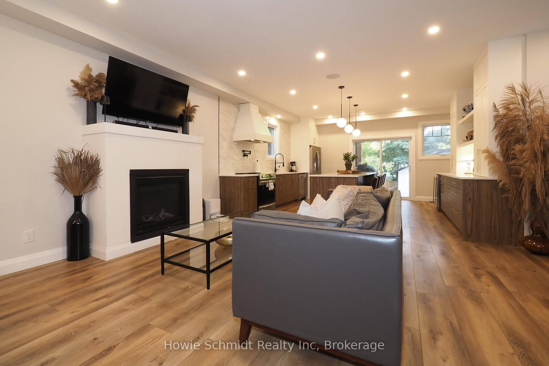 238 Eagle Street photo 7