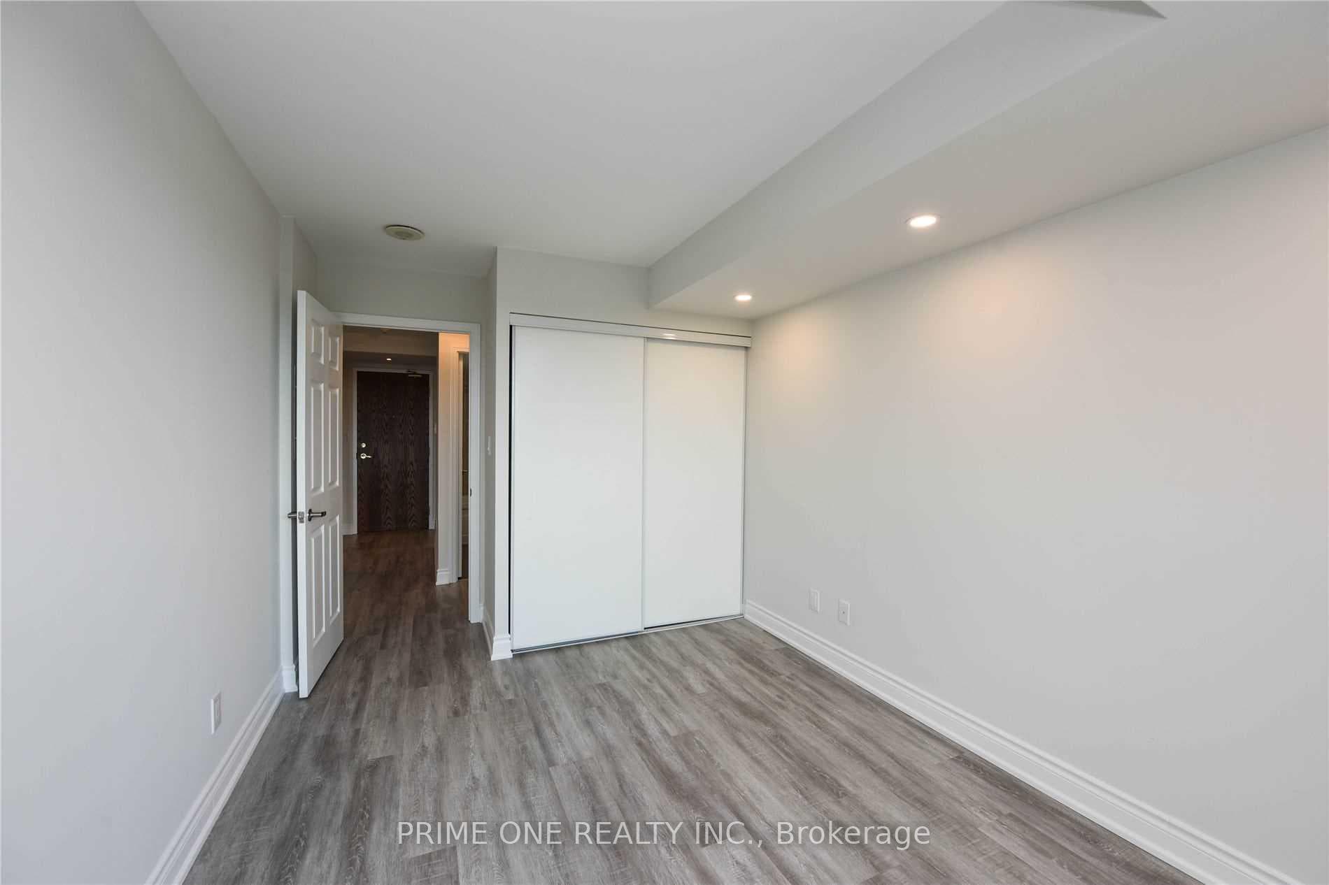 4850 Glen Erin Drive Unit 306 photo 15