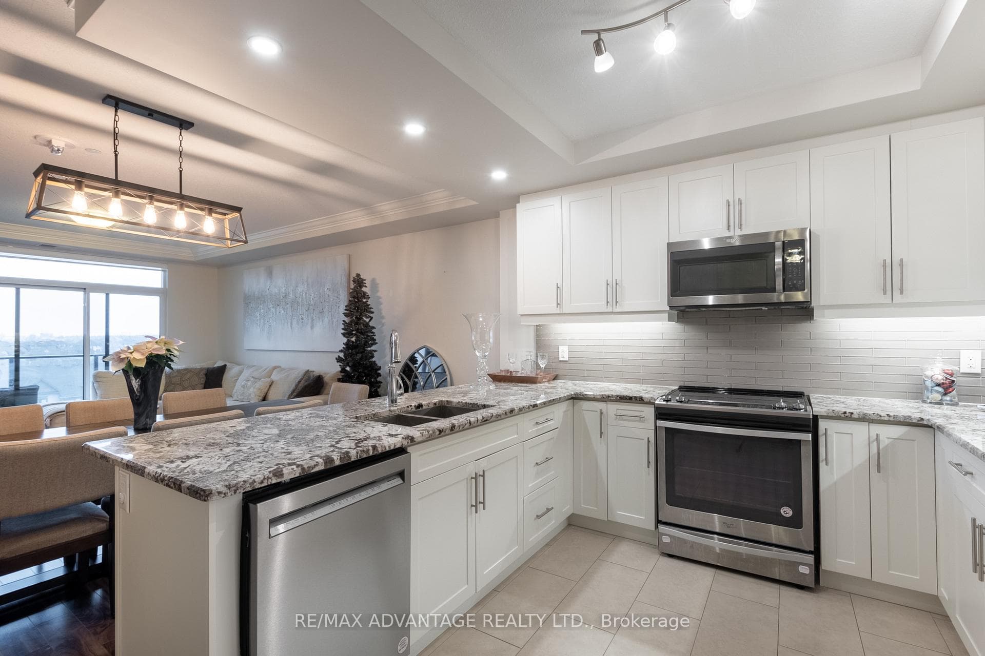 260 Villagewalk Boulevard Unit 603 photo 7
