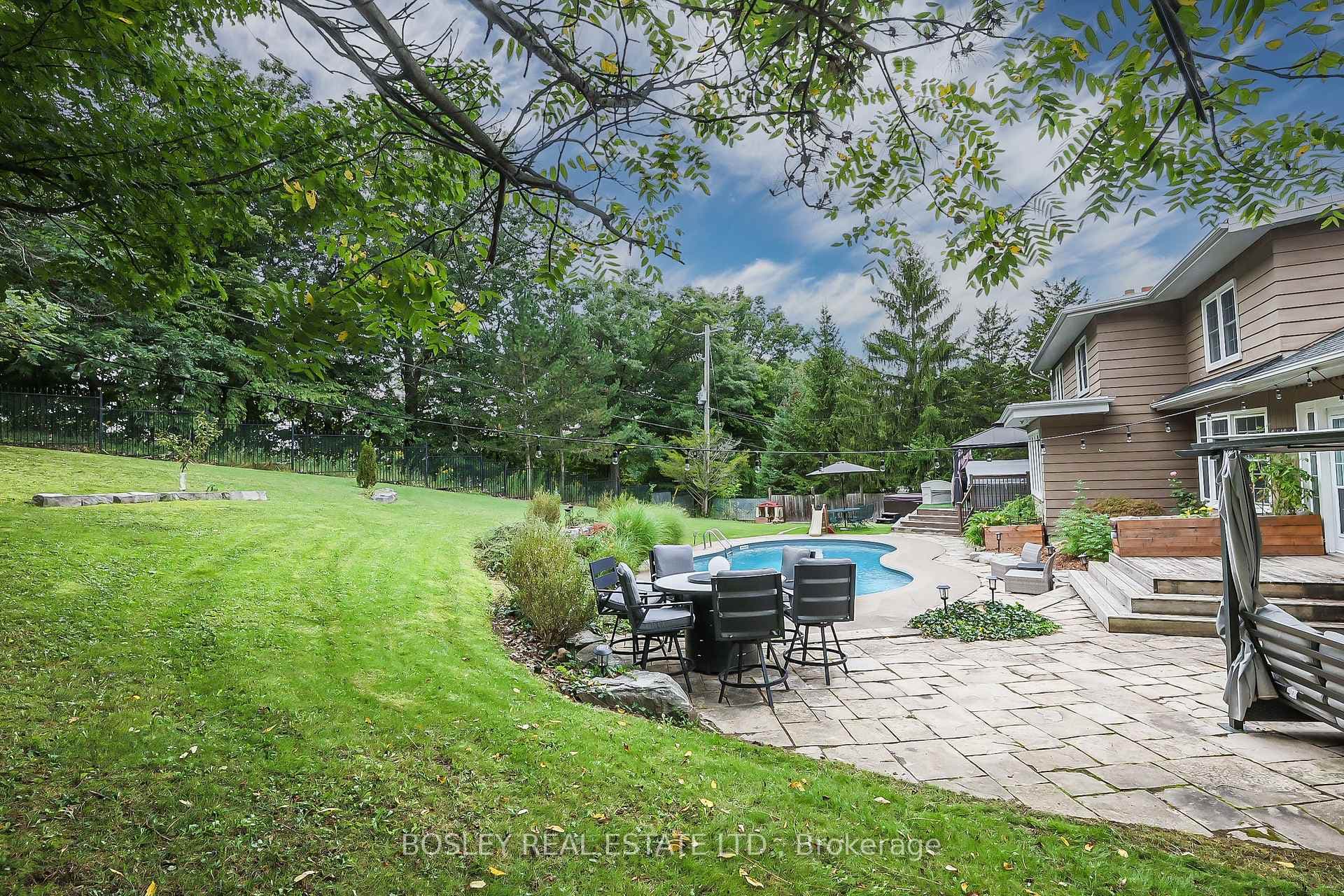 295 Riverview Boulevard photo 11