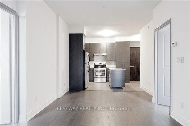 277 South Park Road Unit 705 photo 2