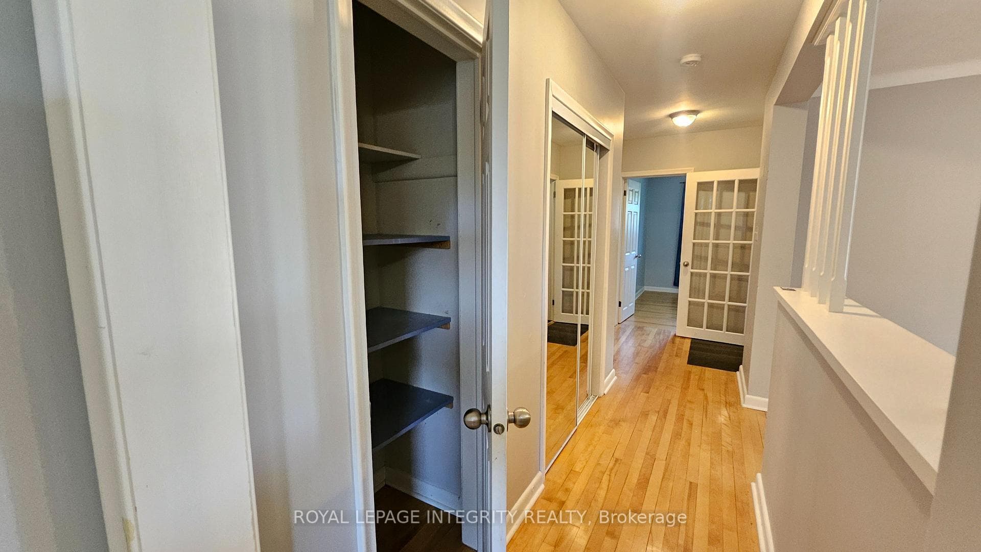 1764 Gage Crescent photo 22