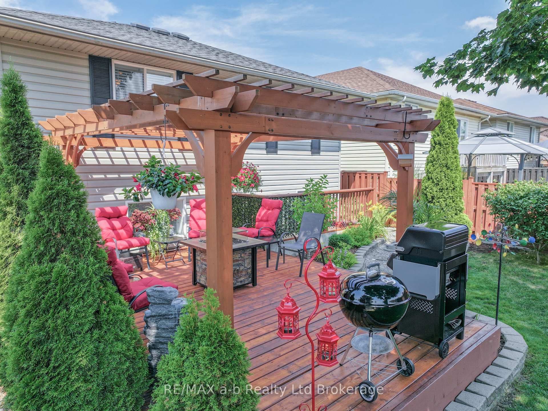 10 Peach Street photo 38