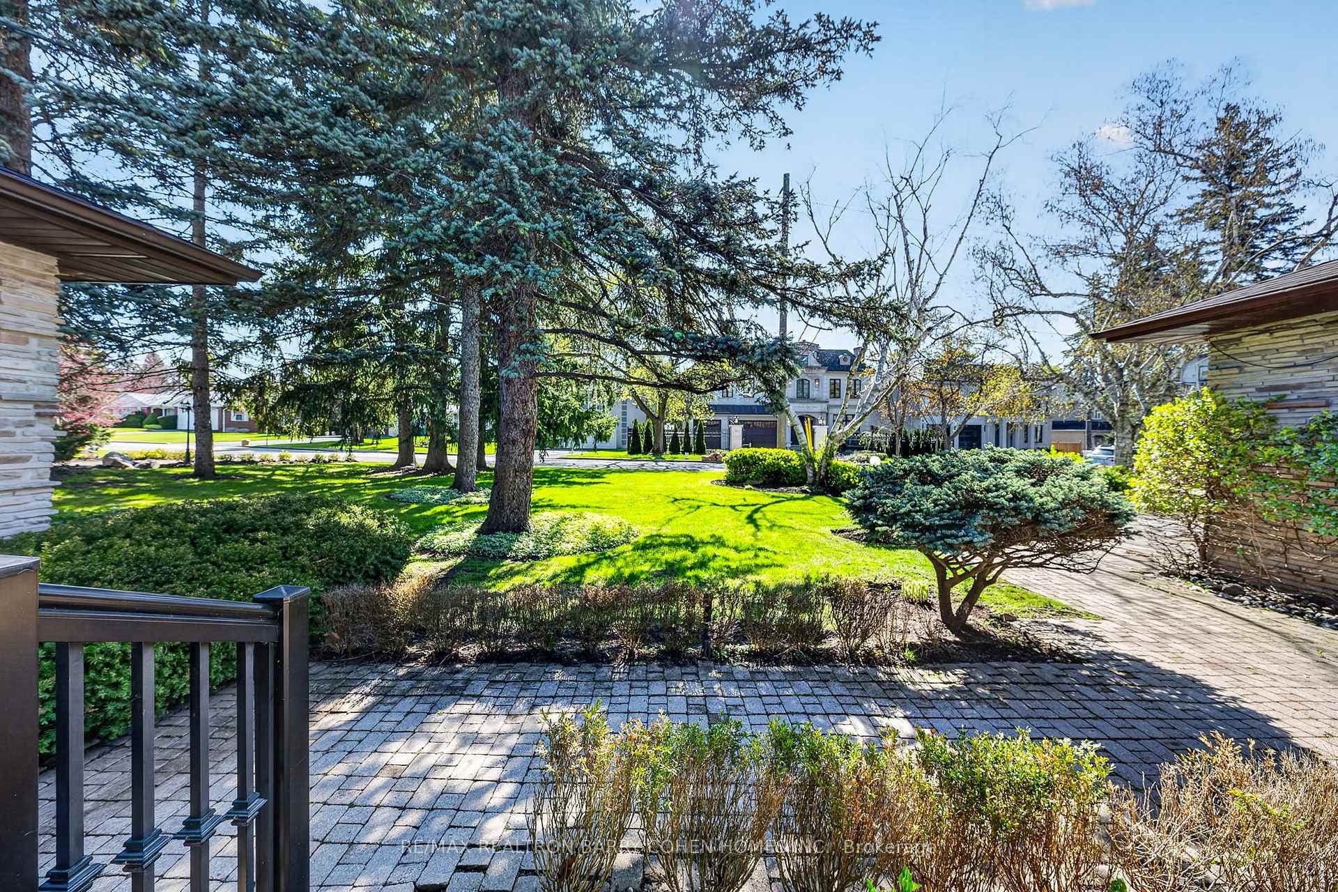 18 Brian Cliff Drive photo 3