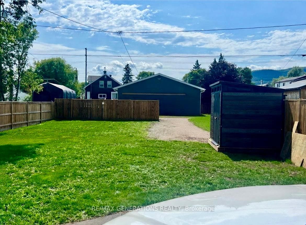228 Christina Street photo 28