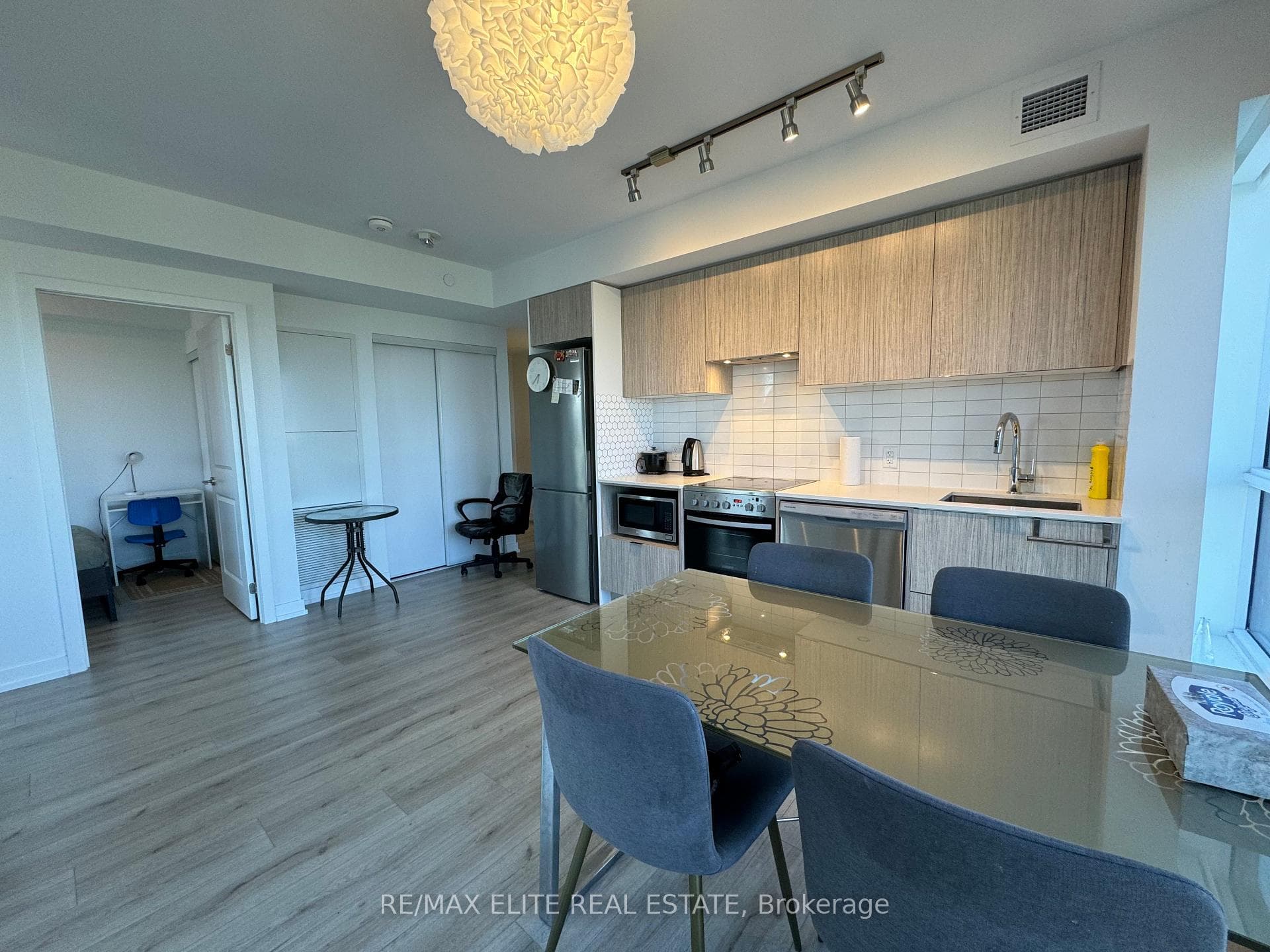 395 Bloor Street Unit 1811 photo 20