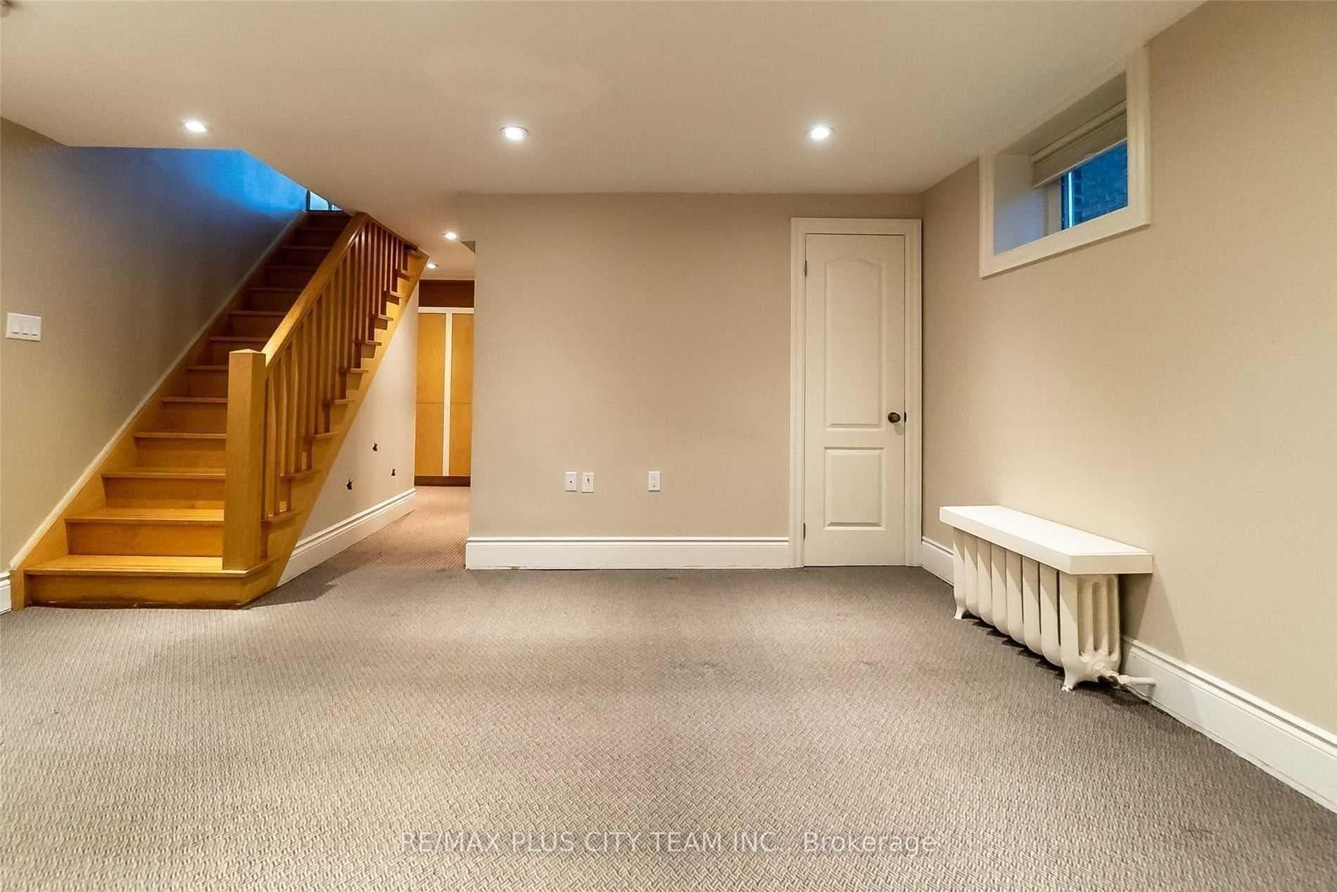 99 Hillsdale Avenue Unit Lower photo 18