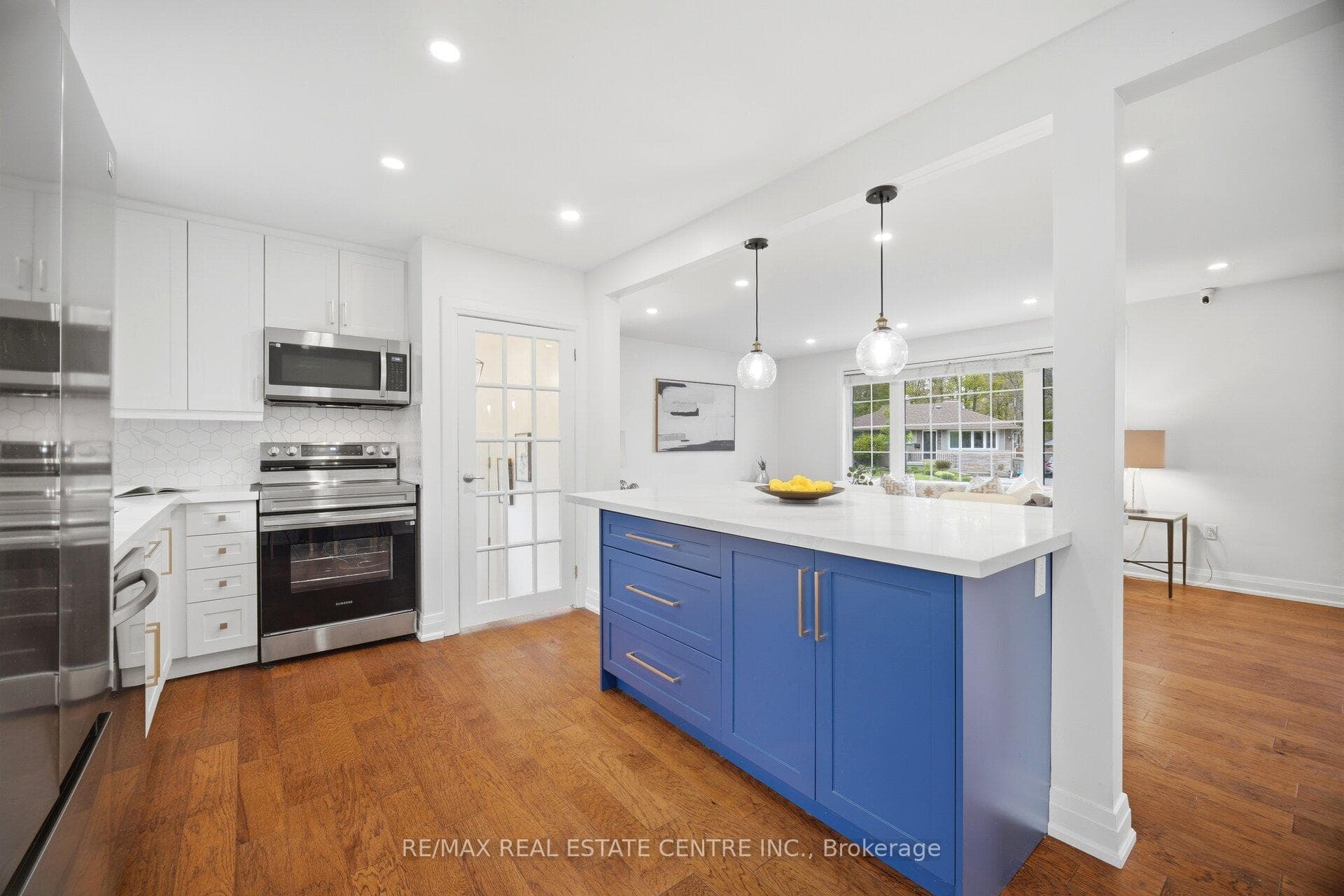 1376 Royal Drive photo 18