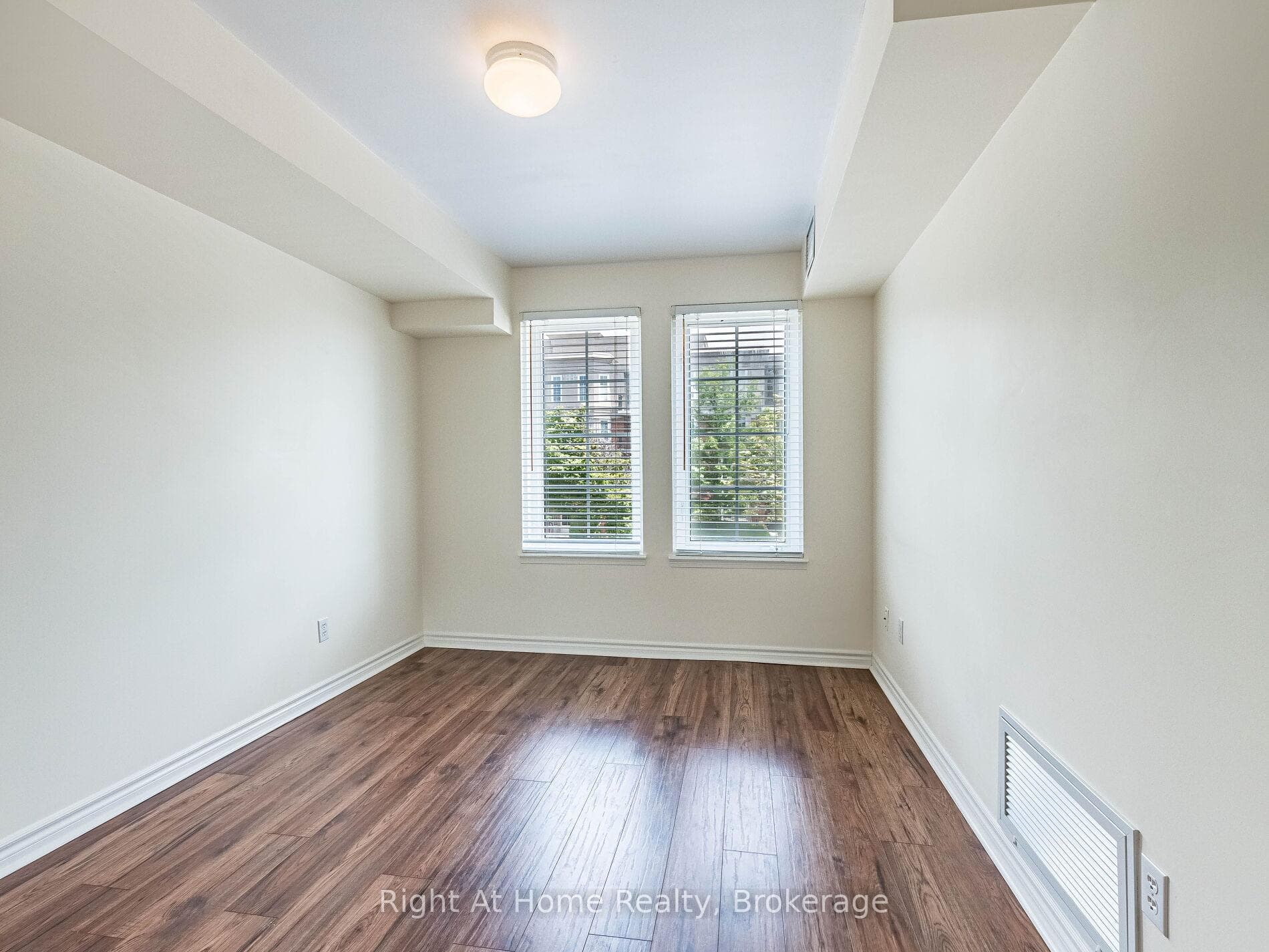 2300 Parkhaven Boulevard Unit 208 photo 20