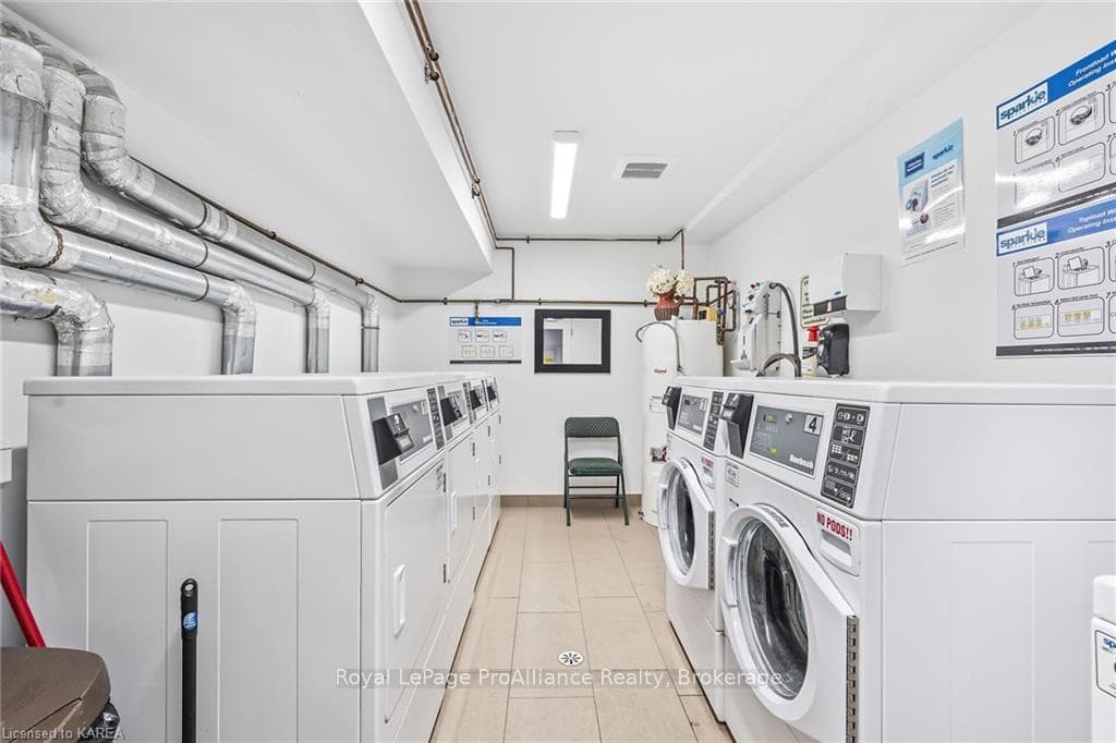 566 ARMSTRONG Road Unit 207 photo 25