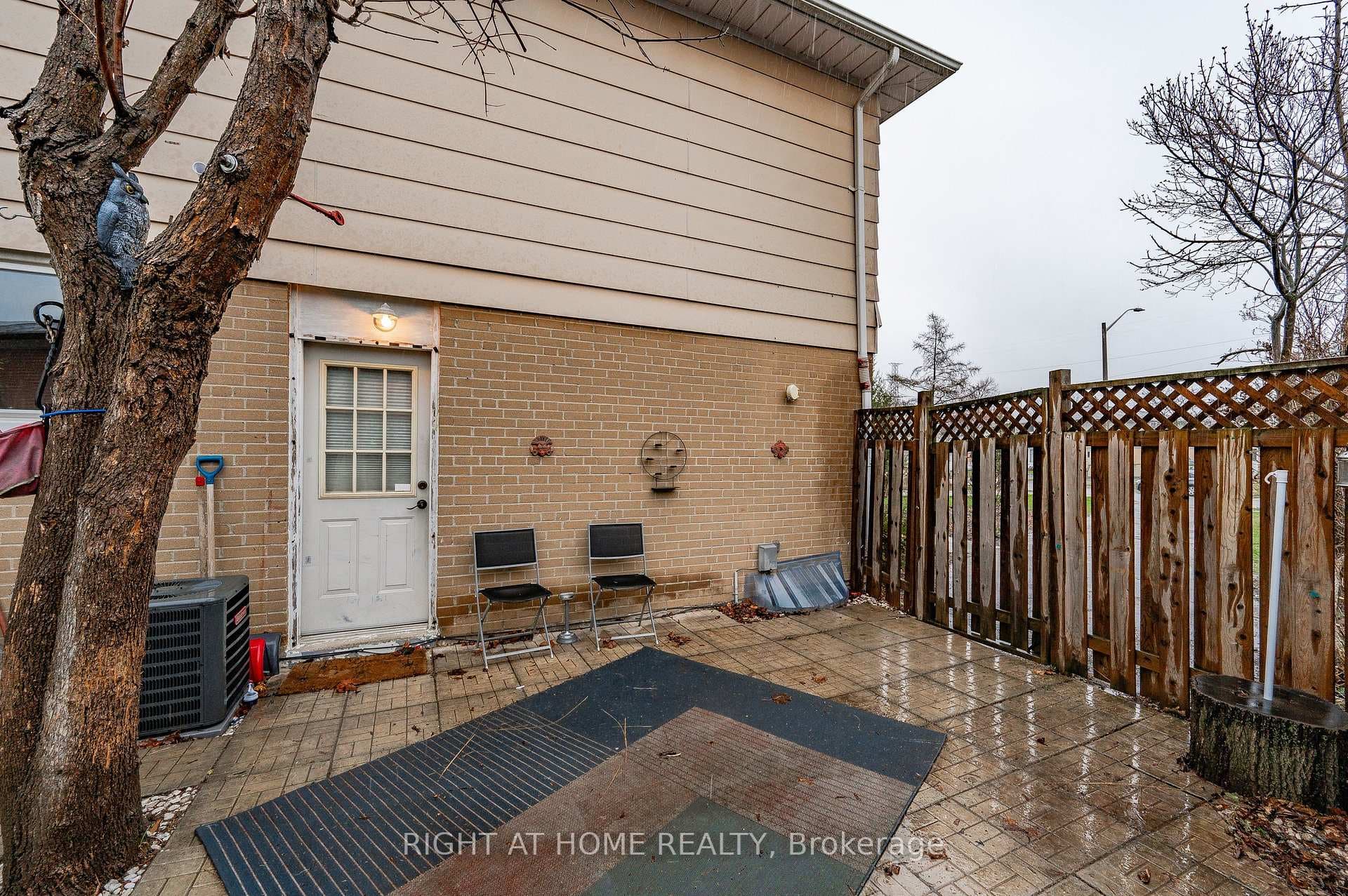 557 Boismere Court photo 28