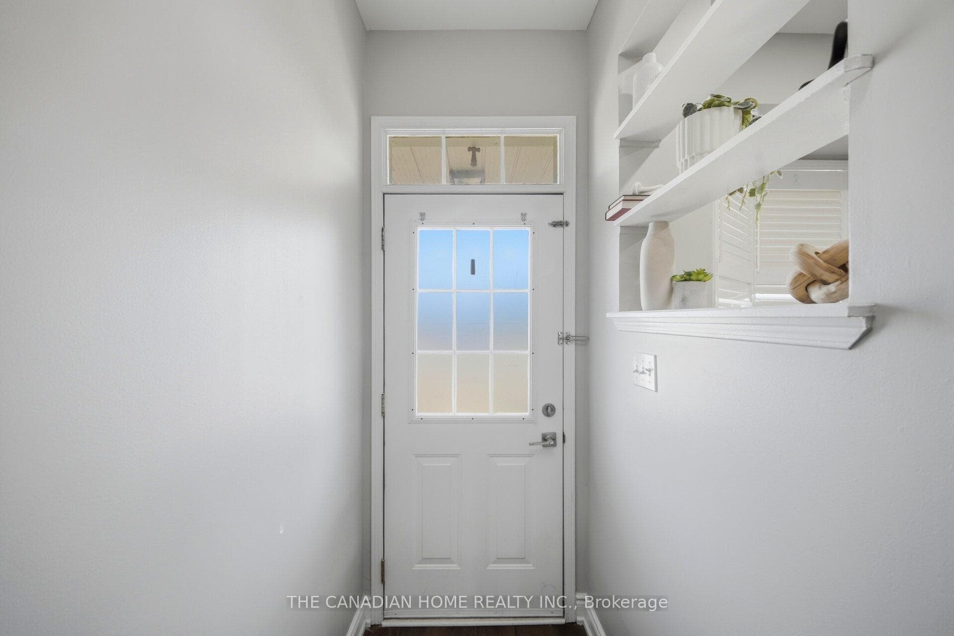 9482 Sheppard Avenue photo 4