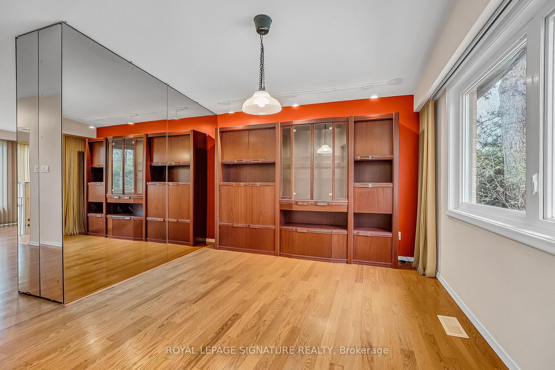 85 Three Valleys Drive photo 8