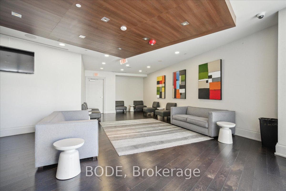 20 Bruyeres Mews Unit 328 photo 33