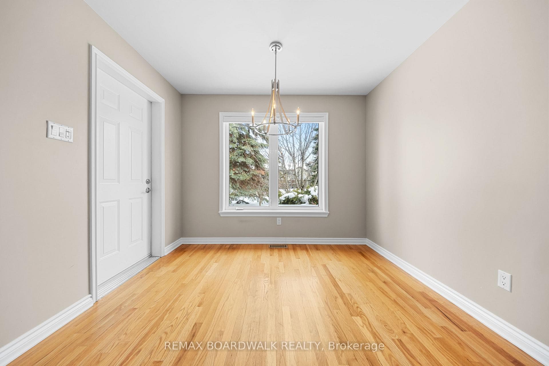 1 Weaver Crescent photo 26