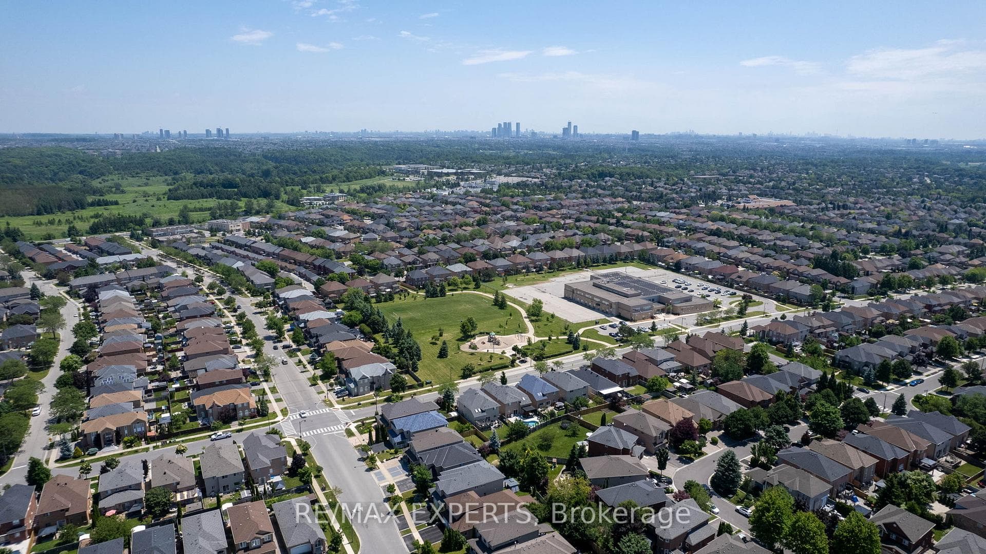 62 Aventura Crescent photo 33