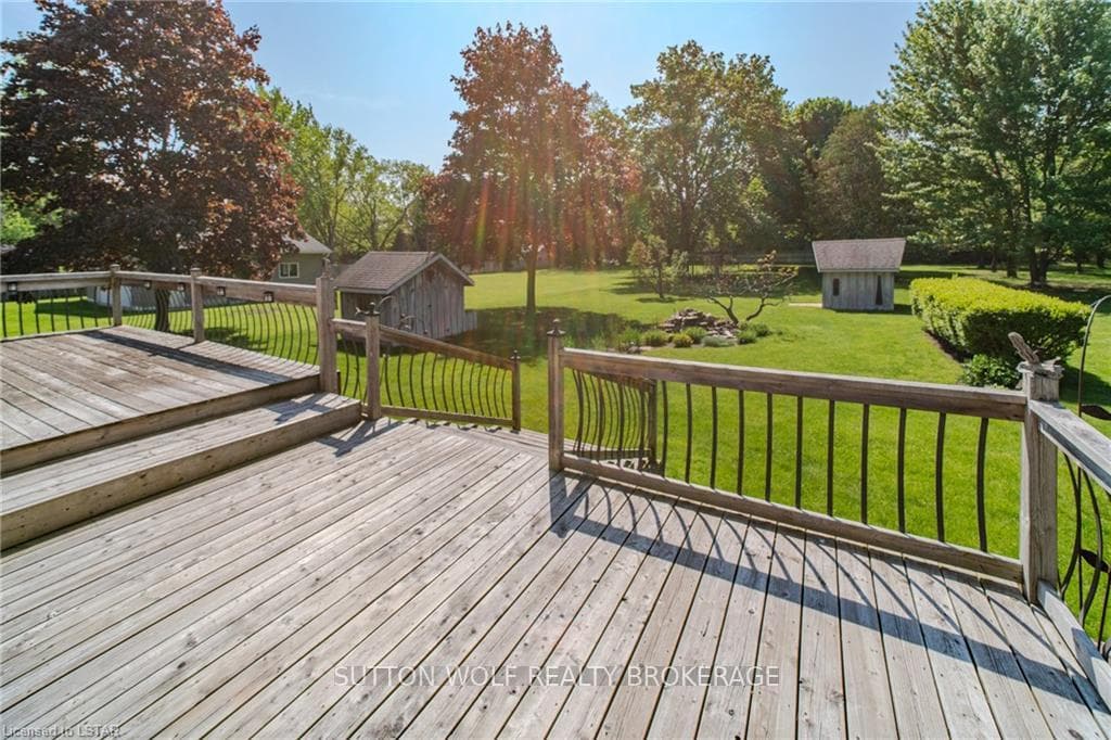 568 DEWAN Street photo 32