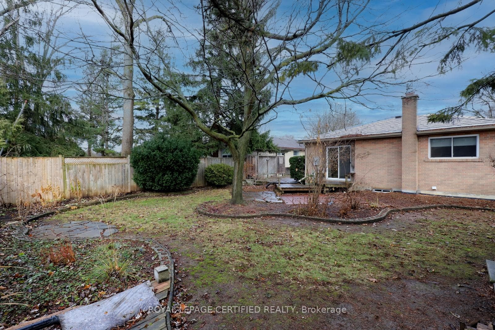 35 Ladore Drive photo 31