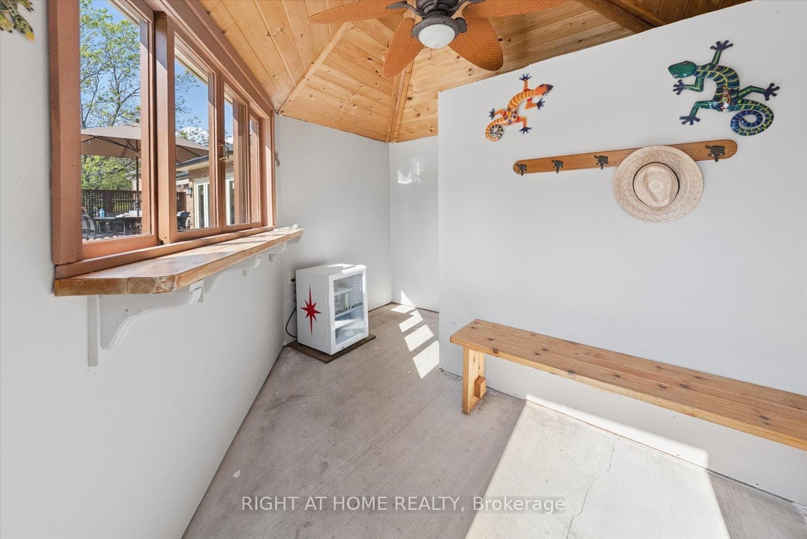 Cabana with 2 piece washroom!!