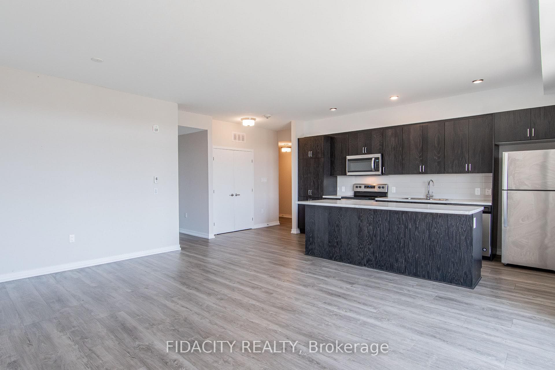 225 Citiplace Drive Unit H photo 6