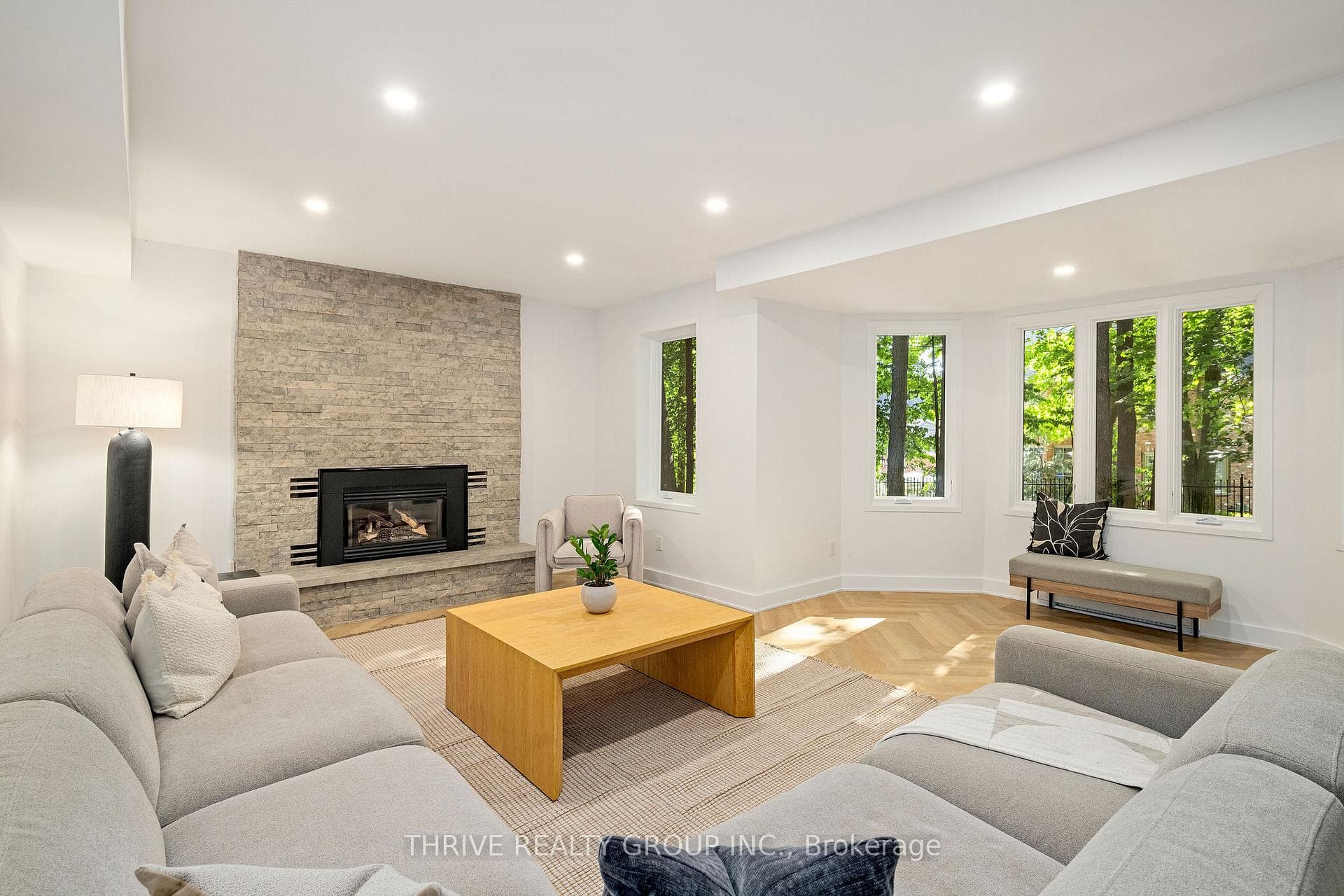 52 Birchmount Walk photo 38
