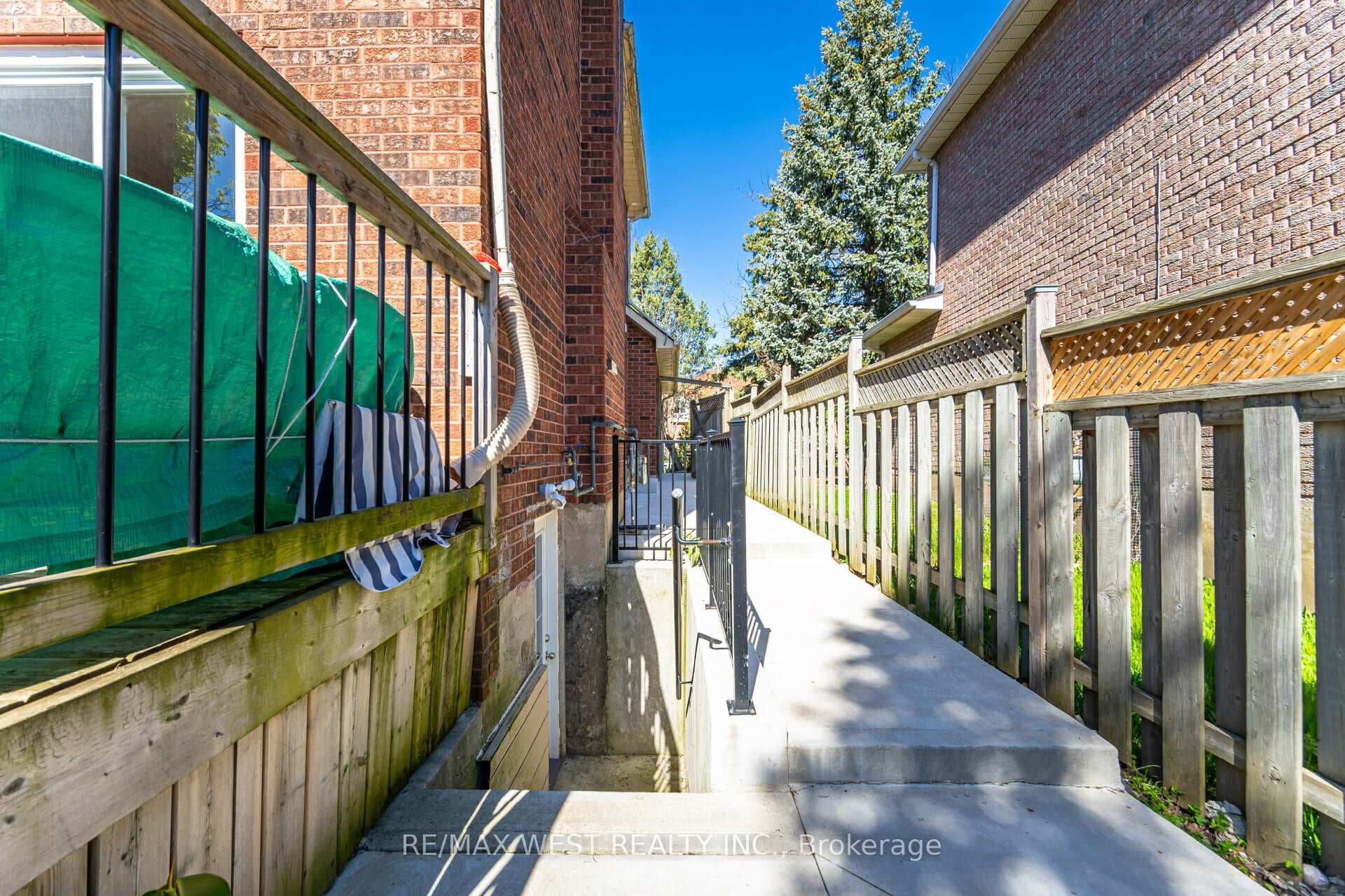 2932 Redbud Avenue Unit Bsmt photo 5