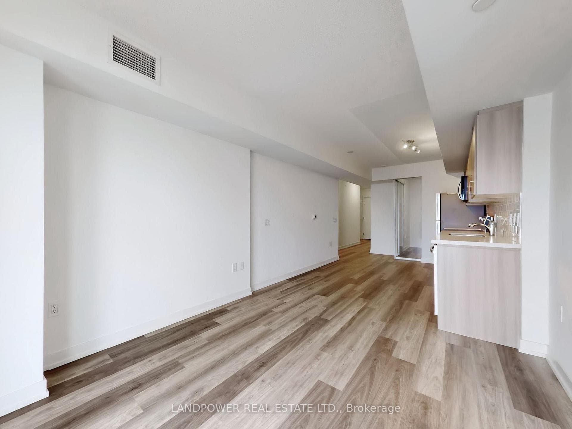 556 Marlee Avenue Unit 528 photo 7