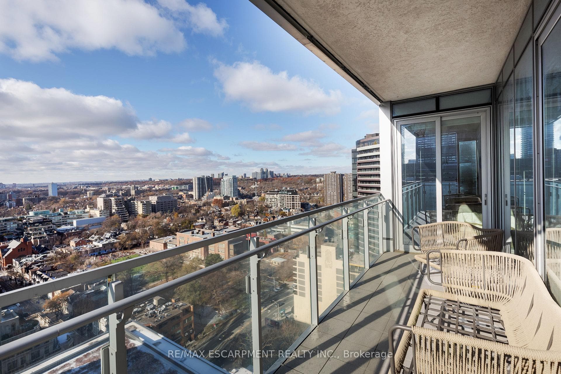 55 Scollard Street Unit 2105 photo 19