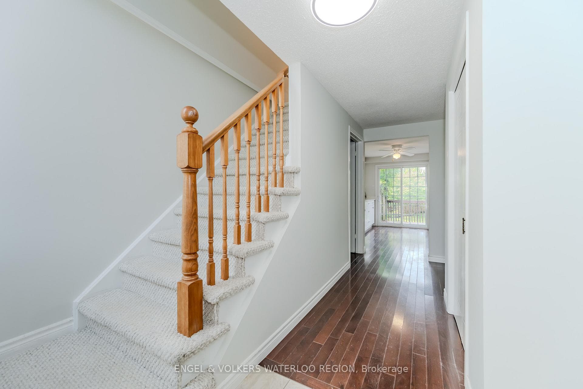 499 Old Orchard Place photo 4